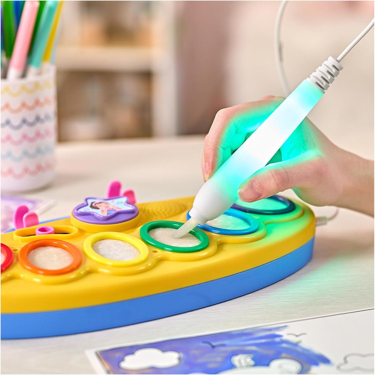 Crayola Ms Rachel Color Wonder Magic Light Brush, Mess Free Coloring Toy 3+