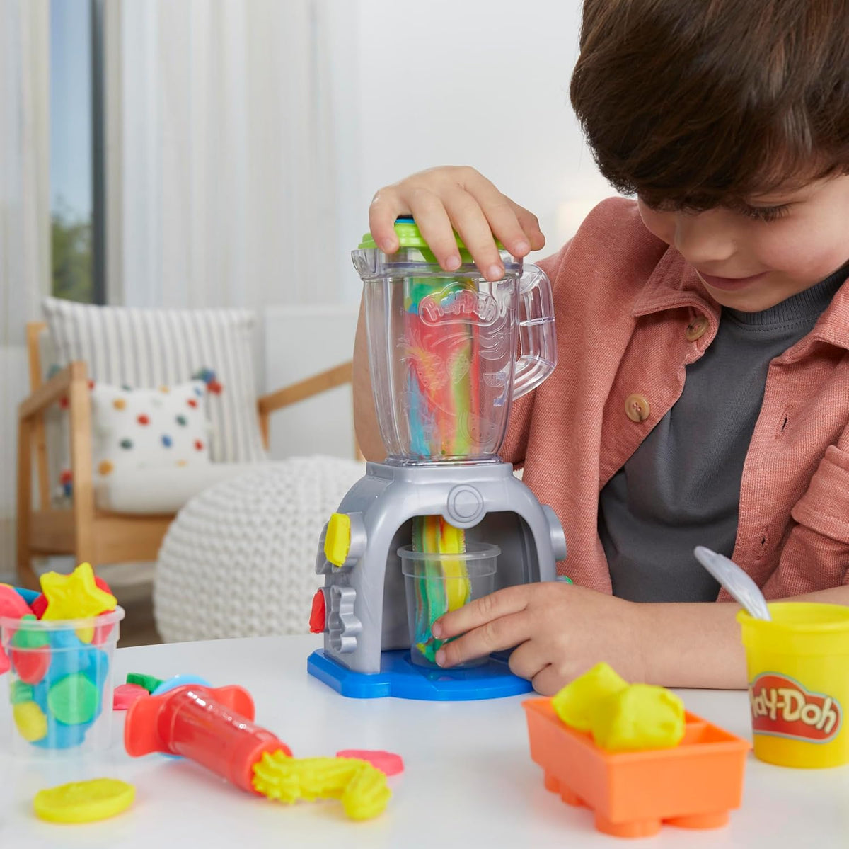 Play Doh Swirlin' Smoothies Toy Blender Playset, Play Kitchen Appliances, Kids Arts and Crafts Toys for 3 Year Old Girls and Boys and Up