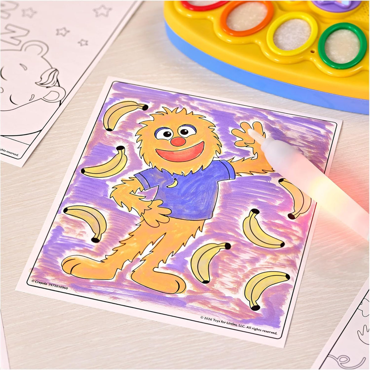 Crayola Ms Rachel Color Wonder Magic Light Brush, Mess Free Coloring Toy 3+