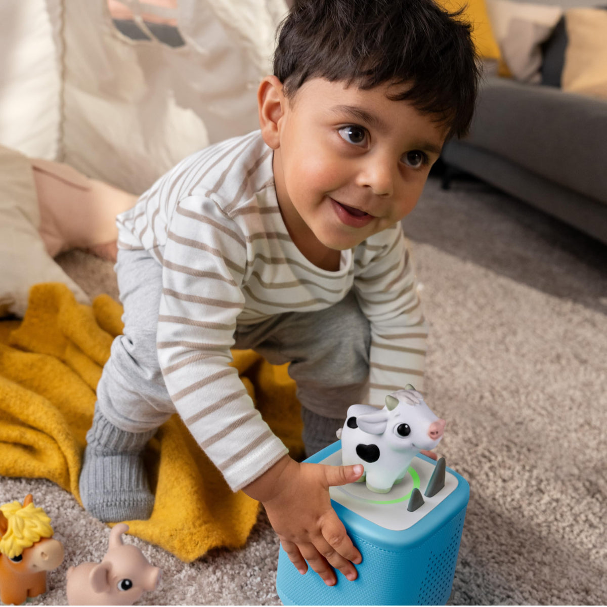 Toniebox 2 My First Farm Bundle for Kids 1+ with Soft and Squeezable Cow, Horse, and Pig - Cloud Pink